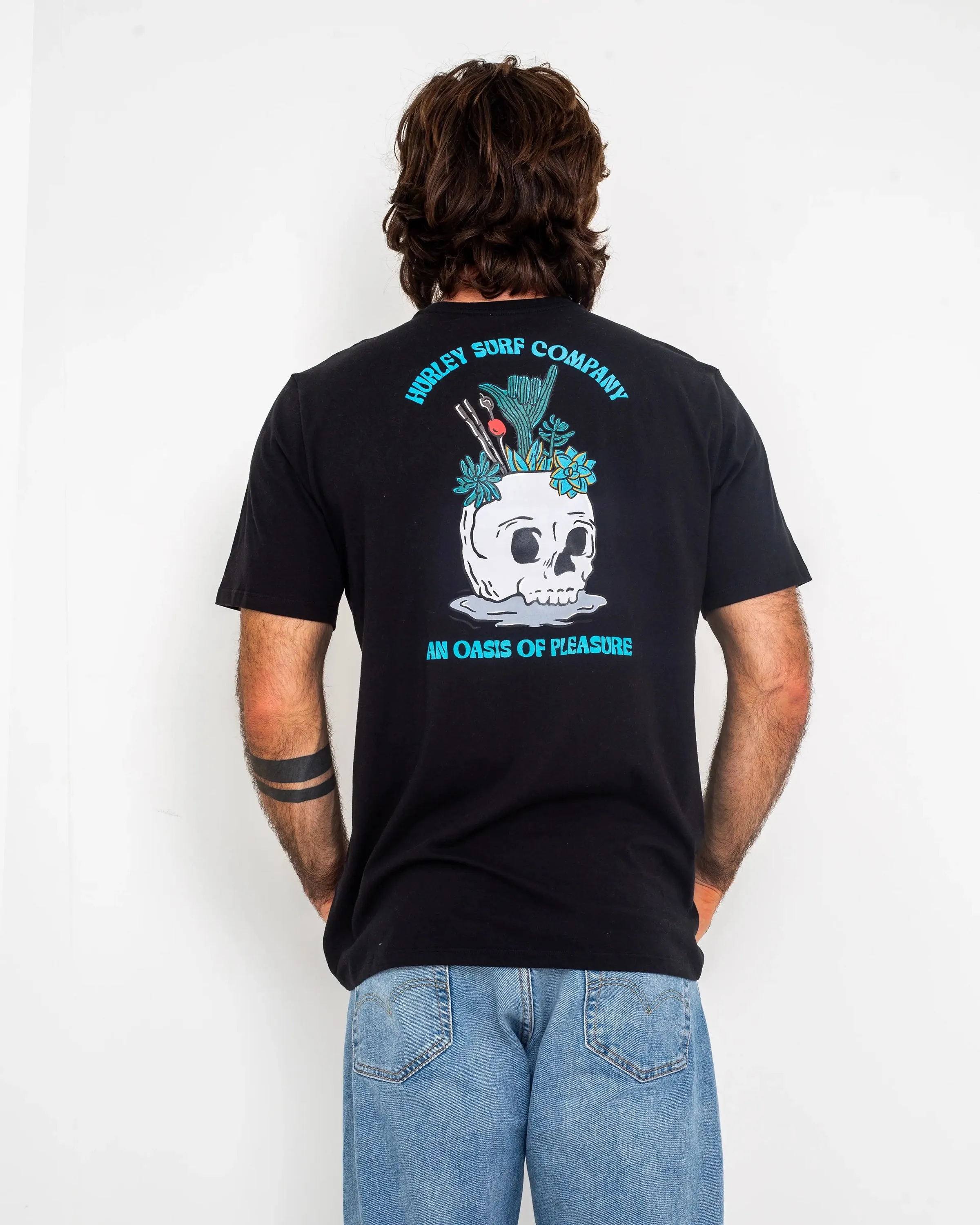 Everyday Oasis Of Pleasure T-Shirt in Black