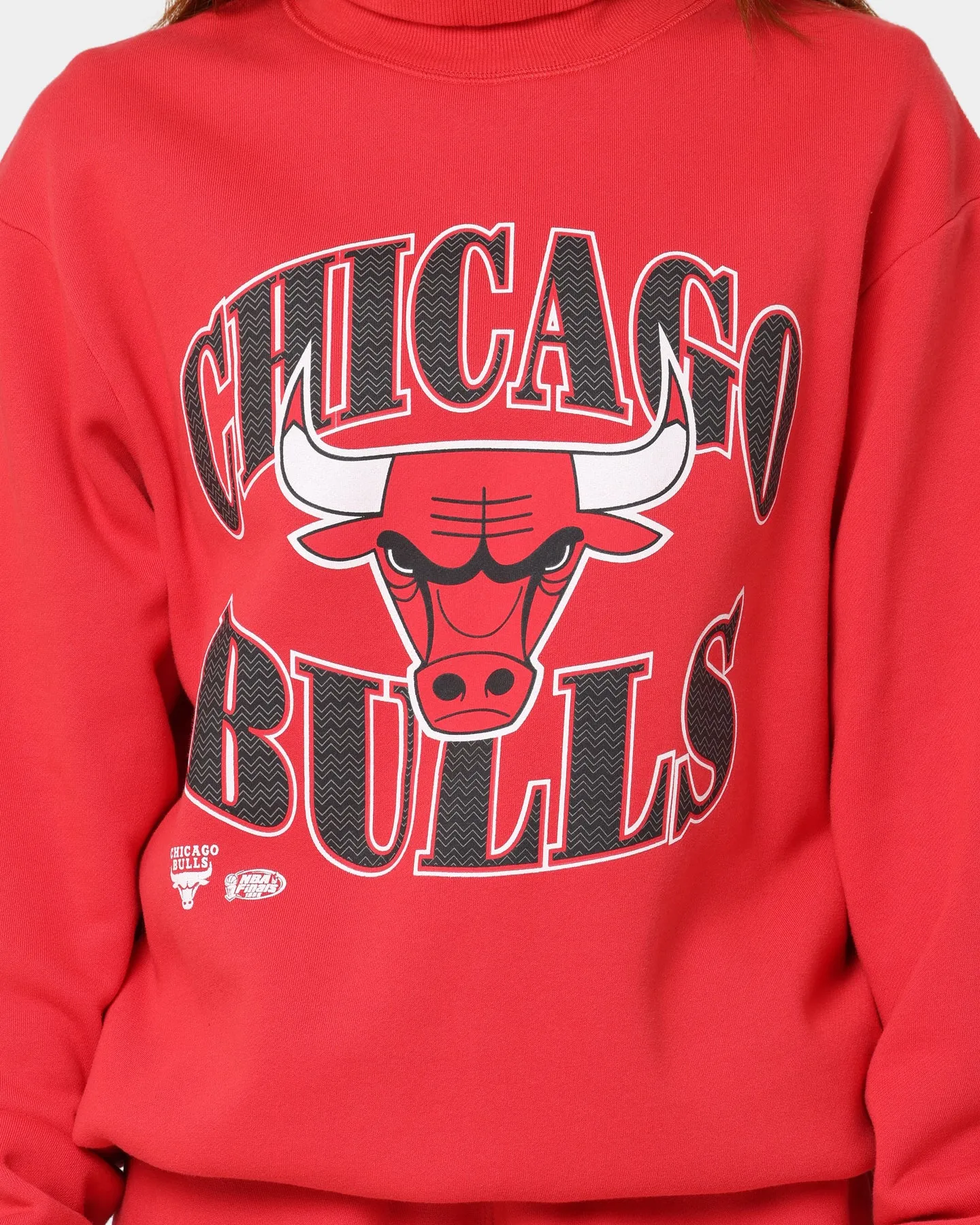 Mitchell & Ness Women's Chicago Bulls Point Guard Crewneck Faded Red