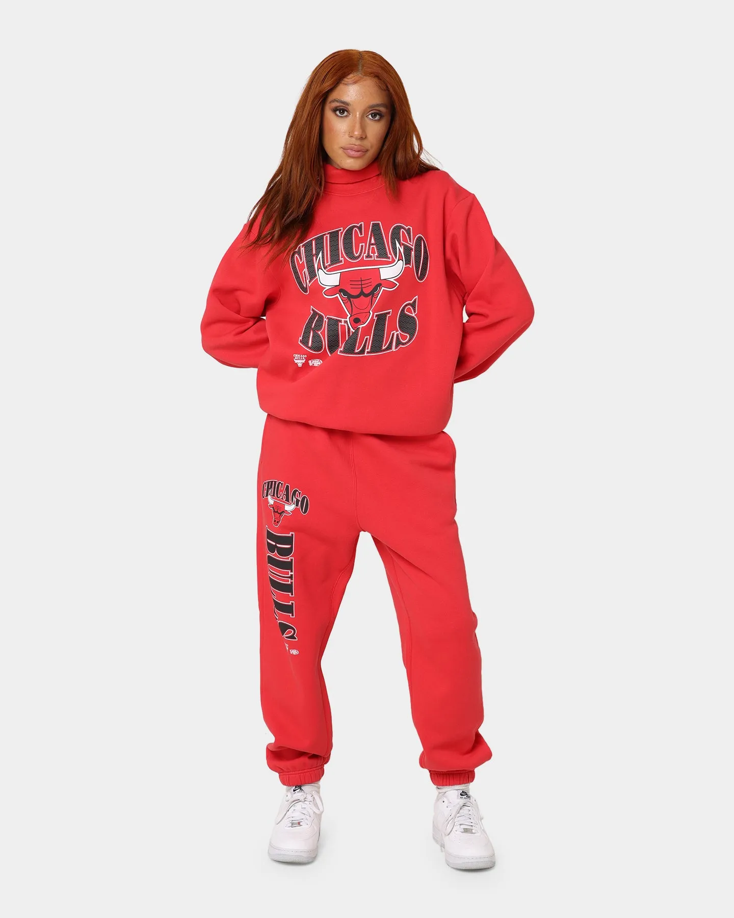 Mitchell & Ness Women's Chicago Bulls Point Guard Crewneck Faded Red